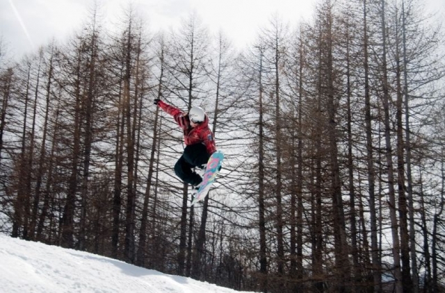 Salti con lo snowboard